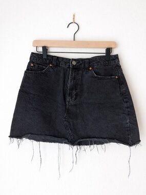 Zara Black Denim Mini Skirt Raw Hem Distressed High Rise Grunge Y2K Size M